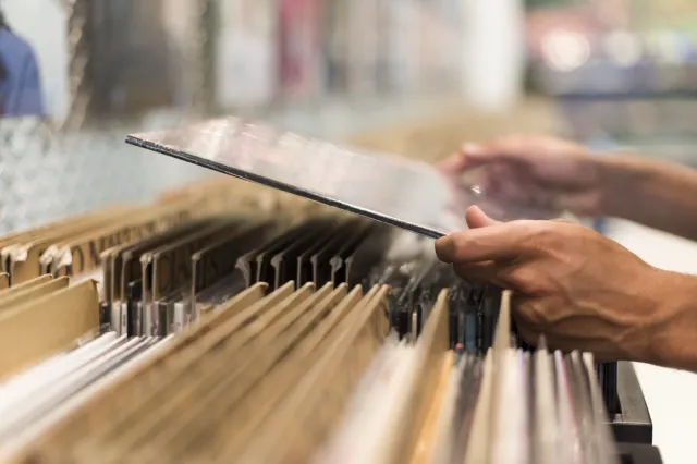 Polski rynek muzyczny rośnie. Udane pierwsze półrocze, gigantyczny wzrost sprzedaży płyt winylowych