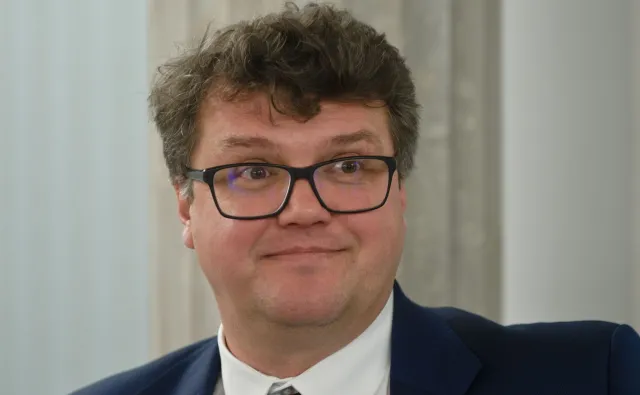 "Dziwne relacje, dziwne związki". PO chce posiedzenia komisji ds. służb specjalnych ws. powiązań Wąsika