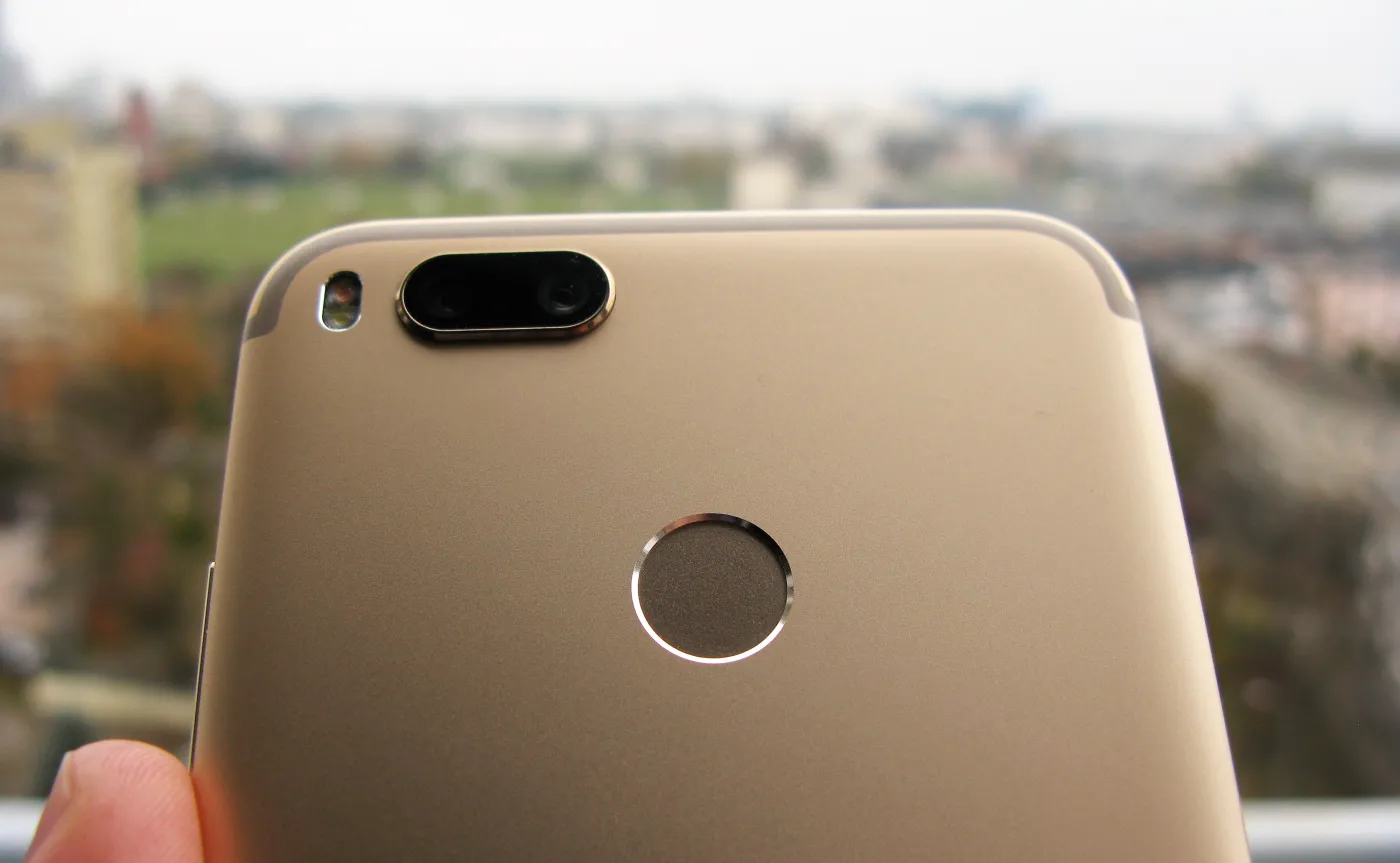 10575657-xiaomi-mi-a1.jpg