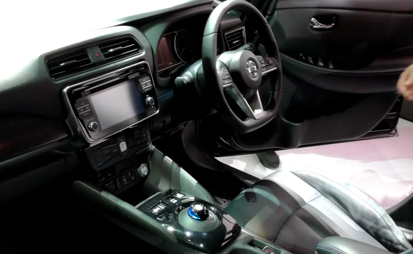 10602569-nissan-leaf.jpg