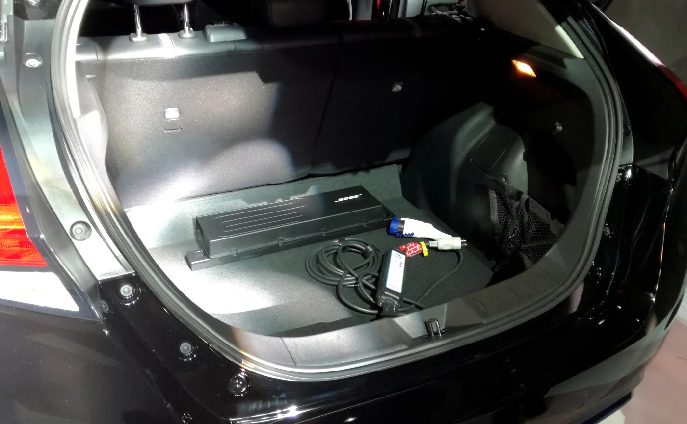 10602665-nissan-leaf.jpg