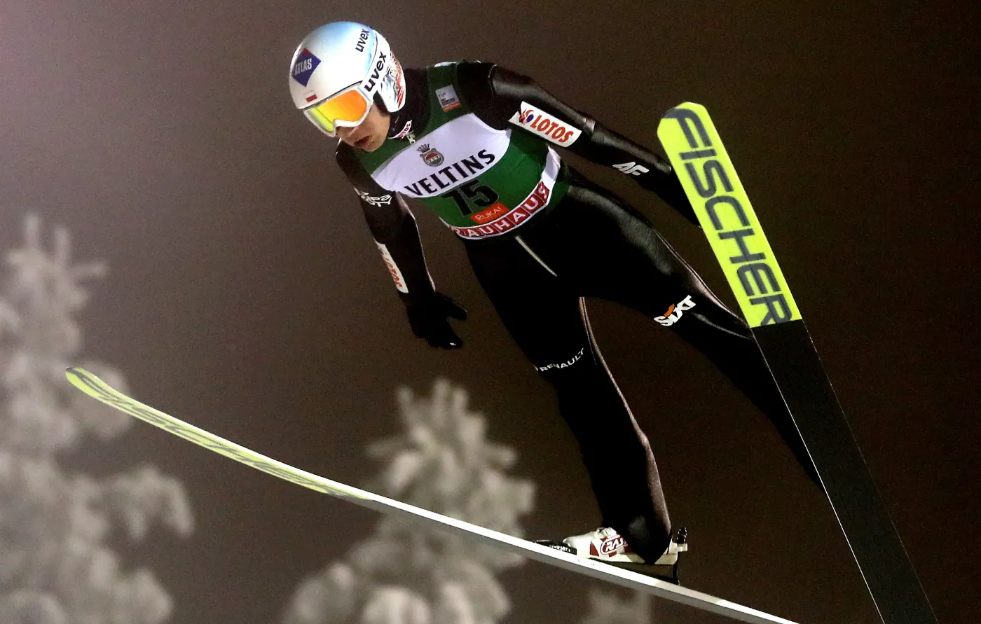 PŚ w skokach: Stoch dopiero dziewiąty w kwalifikacjach, wygrał Kraft