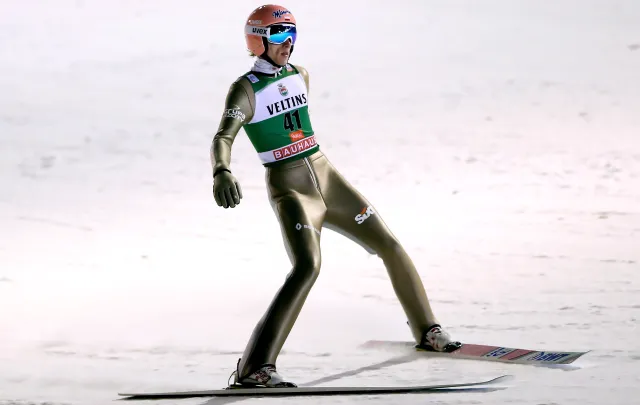 PŚ w skokach: Kubacki ósmy, Kot, Stoch i Hula jeszcze dalej. W Kuusamo najlepszy był Damjan