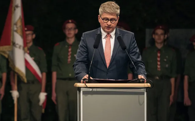 Szef BBN o wpisie Tuska na Twitterze: Podcina gałąź, z której paskudzi do własnego gniazda