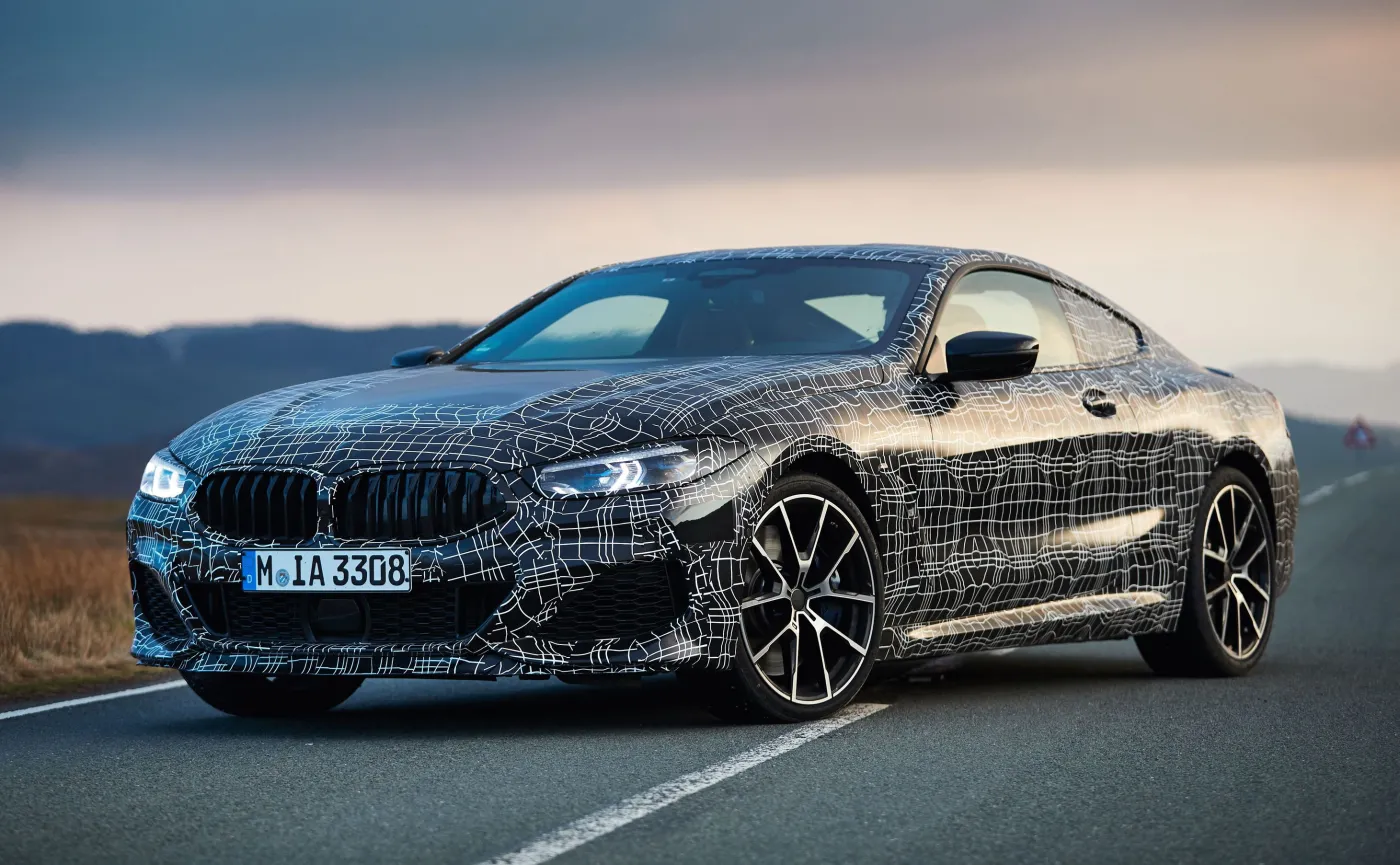 11028034-bmw-serii-8.jpg