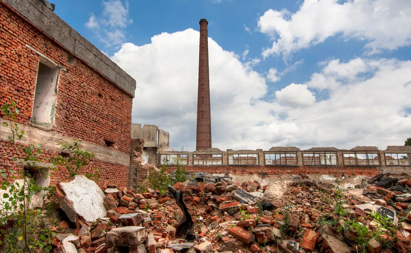 Ruiny fabryki
