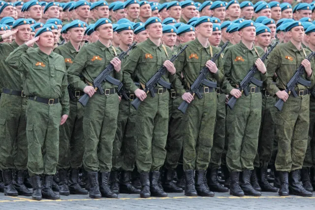 Nowe prawo? Rosyjski deputowany proponuje: Zamiast za kraty, do wojska