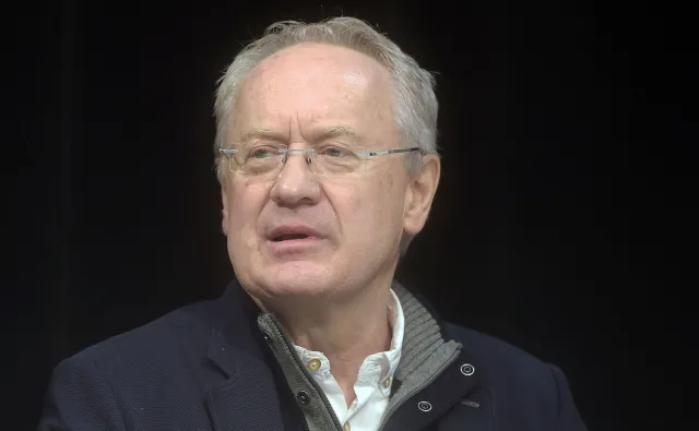 Gliński do Mazurka: Starsze panie myślą, że Woronowicz to ksiądz Popiełuszko i chciałyby się u niego spowiadać [WYWIAD]