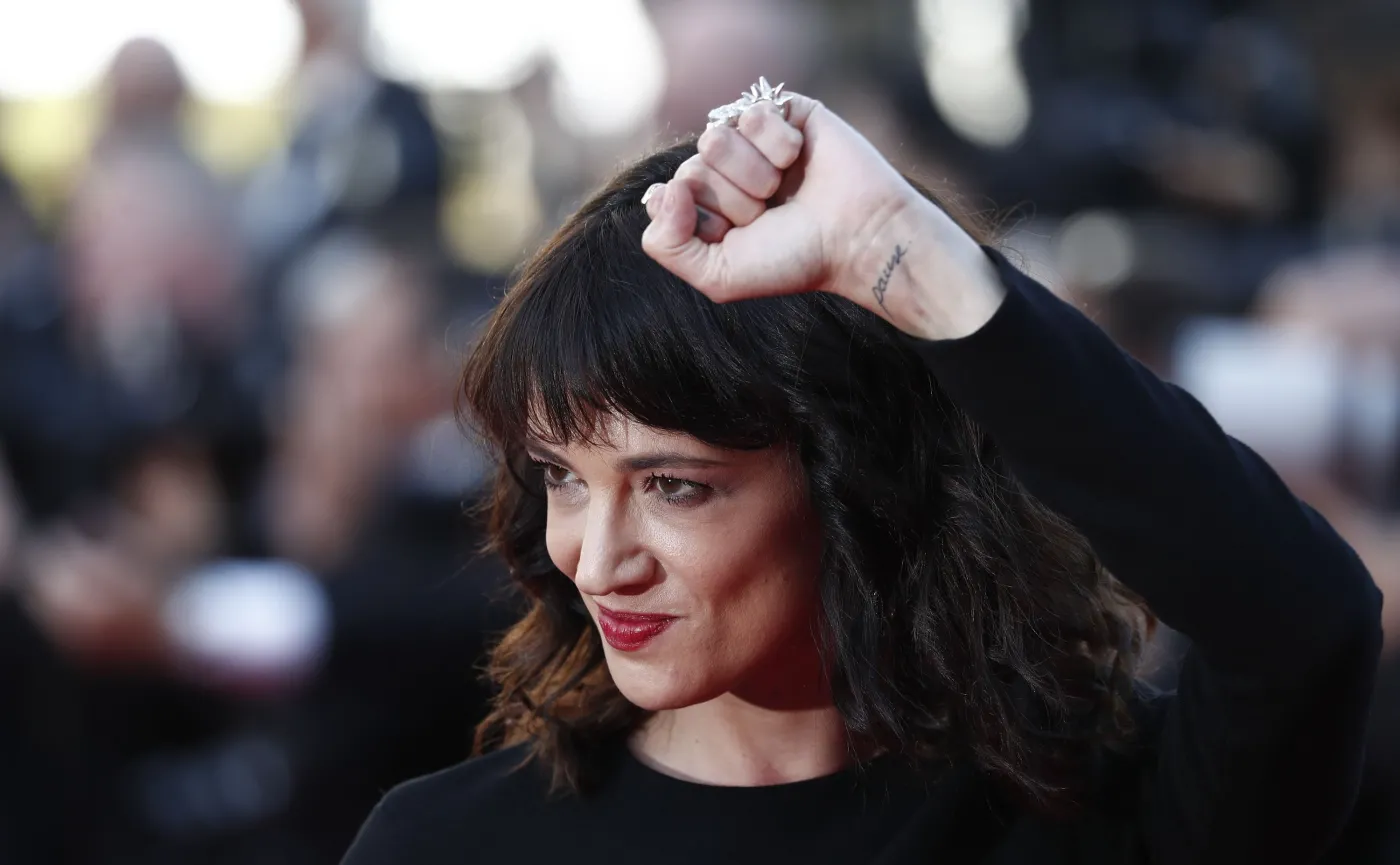 Liderka akcji #metoo oskarżona o molestowanie. Miała uprawiać seks z 17-latkiem