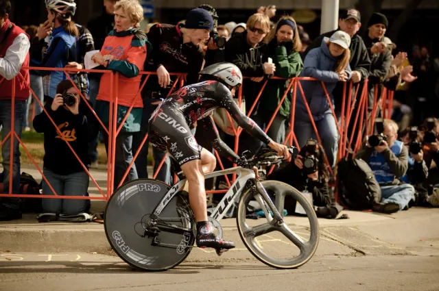 Bandyci napadli słynnego kolarza na treningu i ukradli mu rower