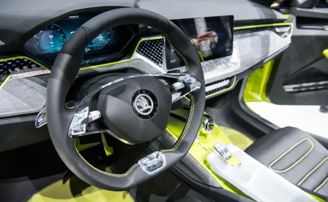 Skoda inwestuje miliardy i przychyla nieba fachowcom z Polski. Szuka pracowników i oferuje znakomite warunki