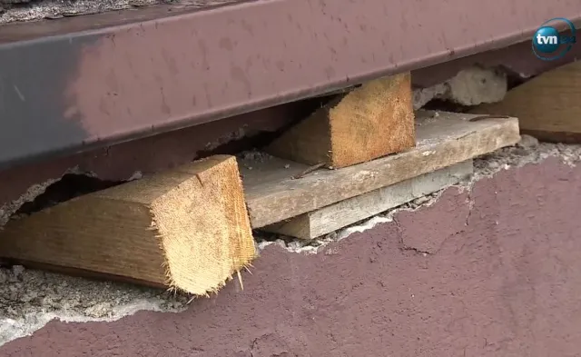 "Odjeżdża mi dom, przechyla się cały". W Rybniku zapada się ziemia