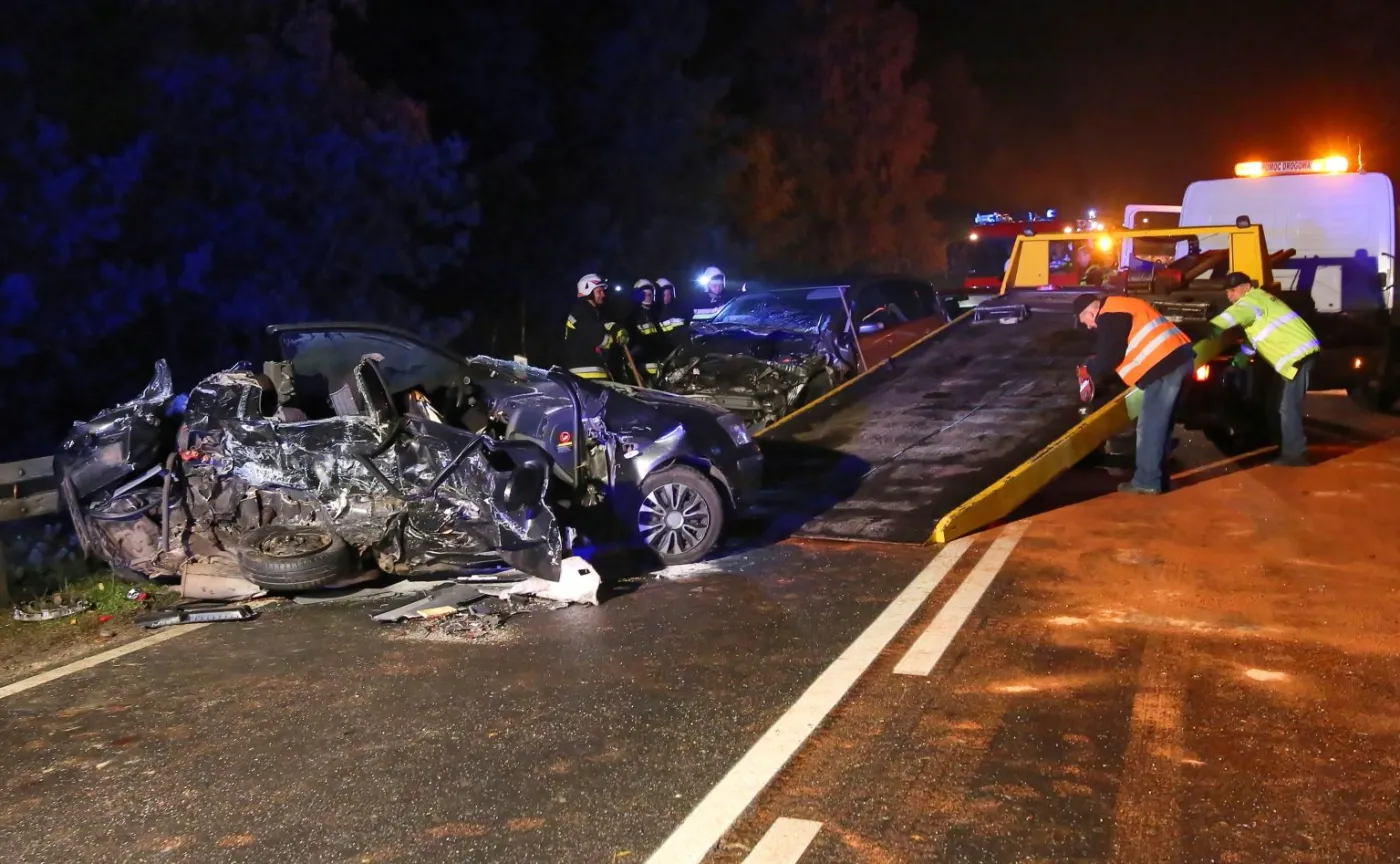 Dramatyczne statystyki akcji "Znicz". Na drogach więcej pijanych kierowców i ofiar śmiertelnych