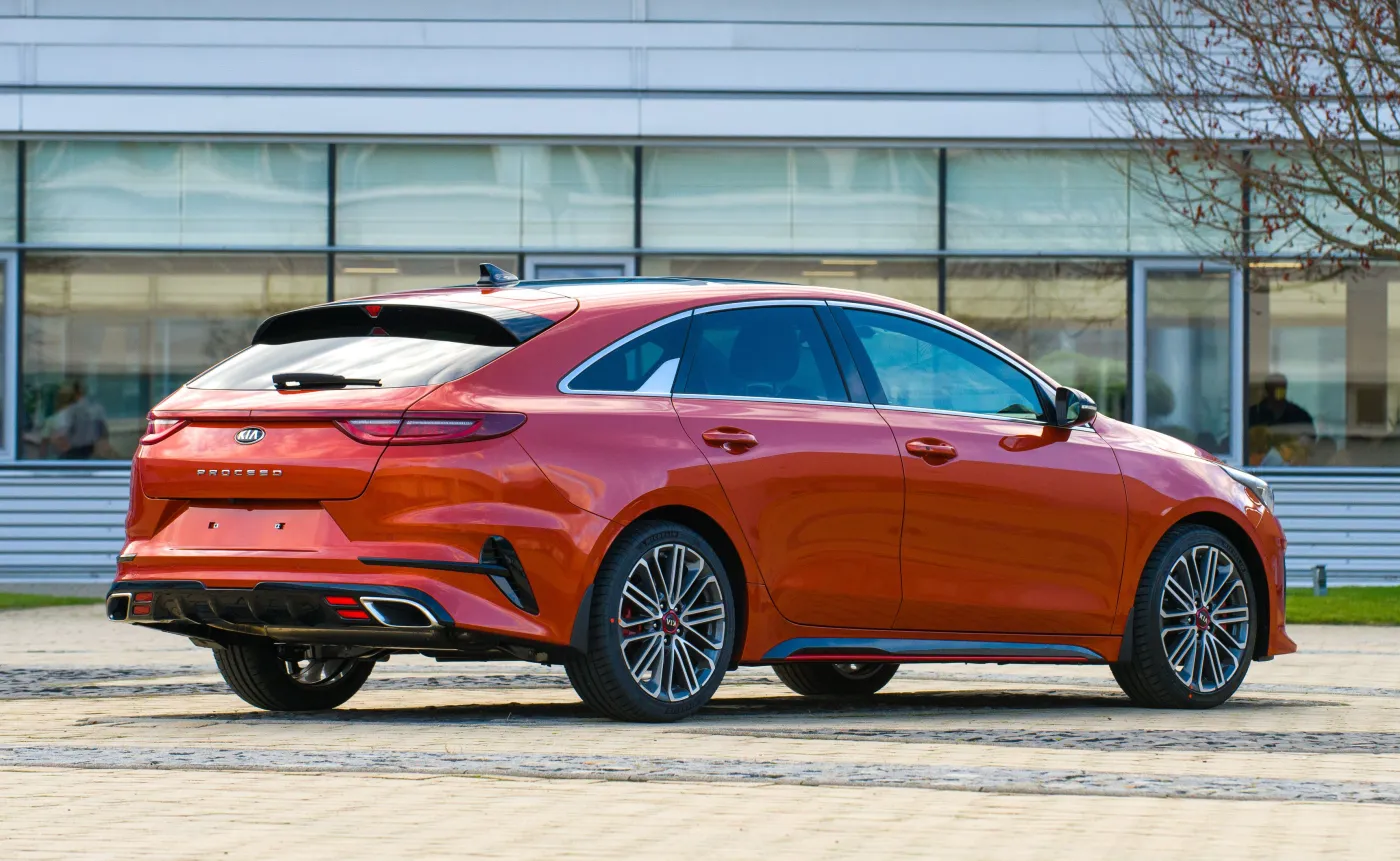 11741240-kia-proceed.jpg