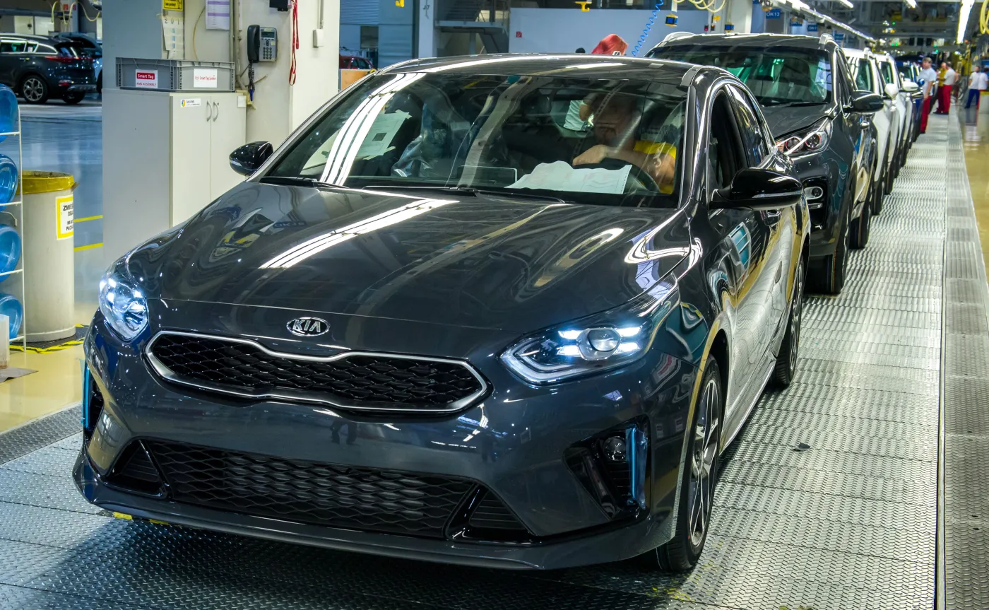 11741310-kia-proceed.jpg
