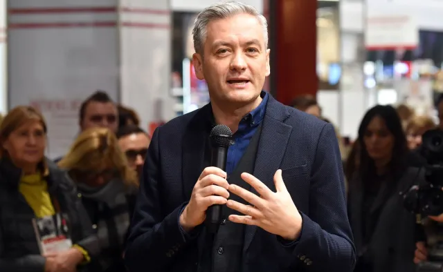 Politycy lewicy wzywają Biedronia do wspólnego startu w wyborach. Ten odpowiada: Żeby skończyć jak Koalicja Obywatelska?