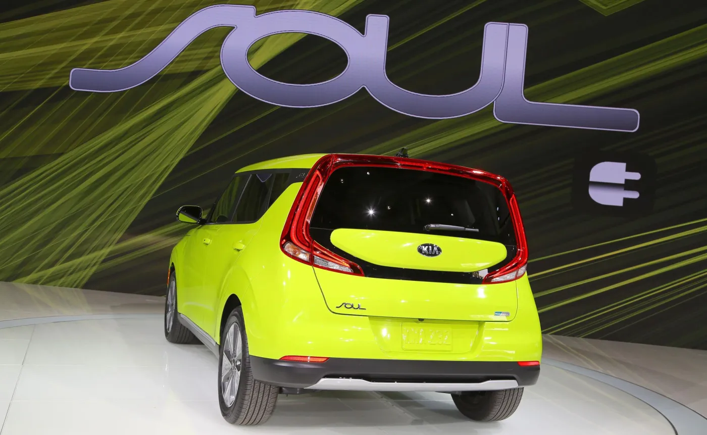 11821802-kia-soul-ev.jpg