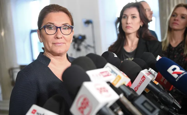 Za nową partią na prawicy stoi o. Rydzyk? Macierewicz mówi o "fake news", Mazurek ostrzega...