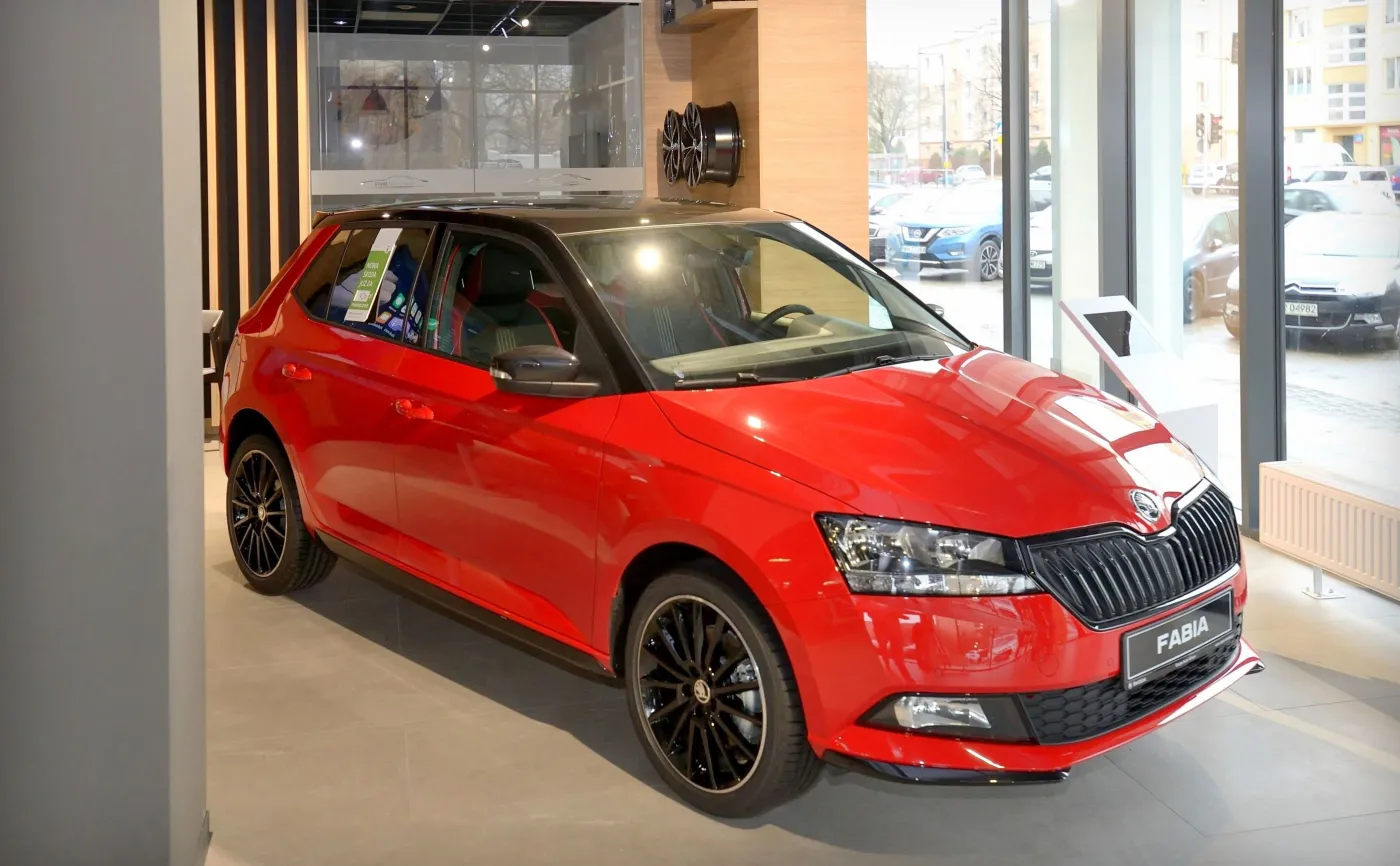 11866880-skoda-fabia.jpg
