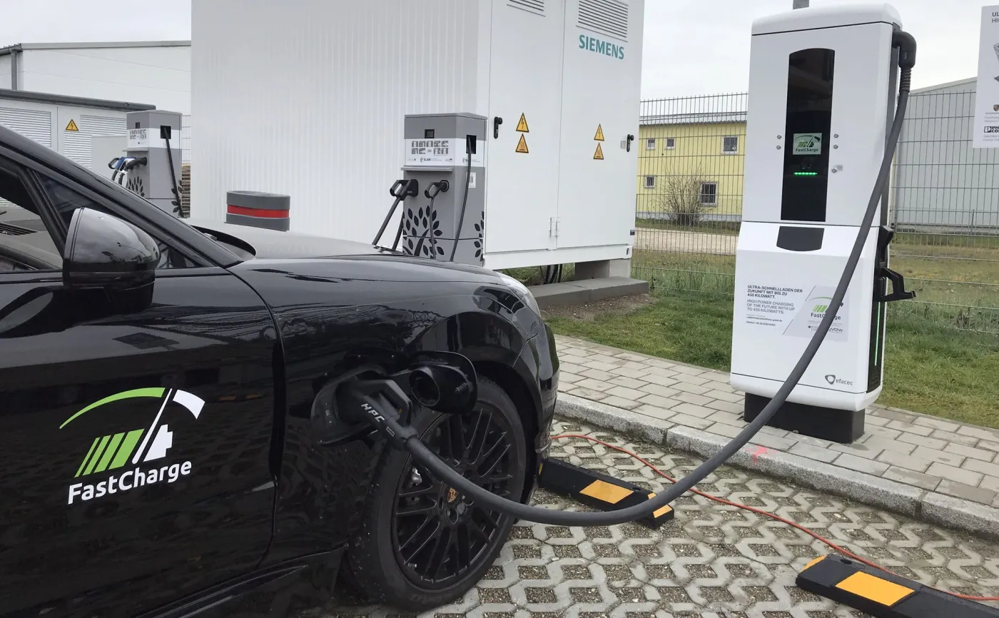 Przełomowe rozwiązanie już działa. Samochód elektryczny naładujesz w trzy minuty