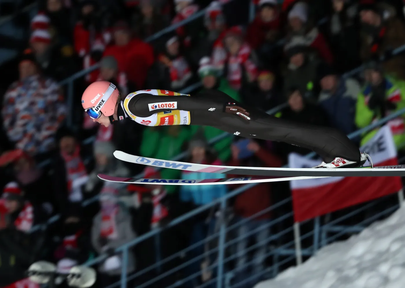 PŚ w skokach: Kubacki pobił rekord skoczni w Zakopanem! Siegel upadł przy lądowaniu i trafił do szpitala
