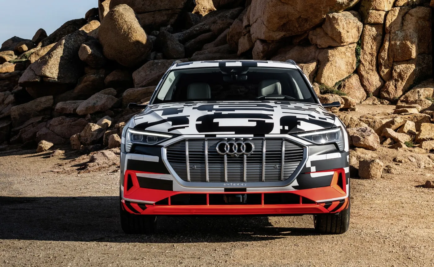 11369284-audi-e-tron.jpg