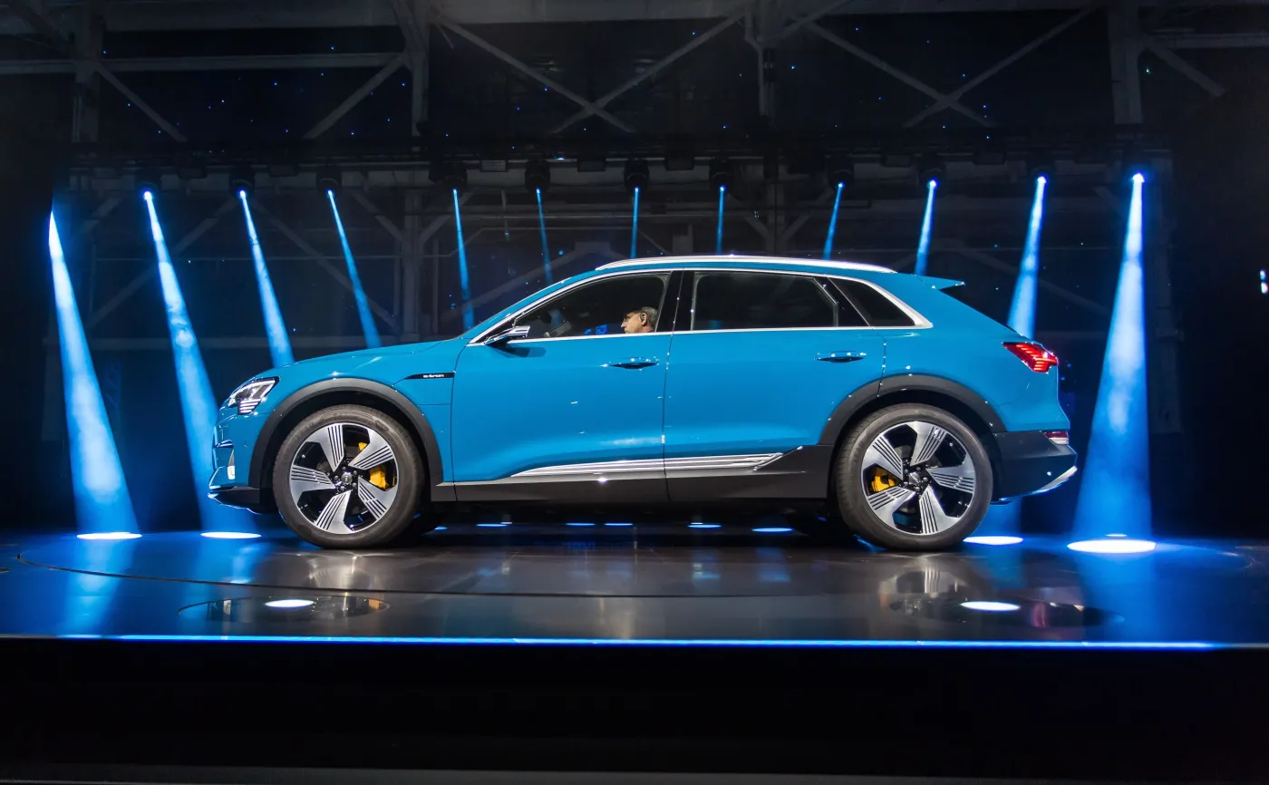 11459076-audi-e-tron.jpg