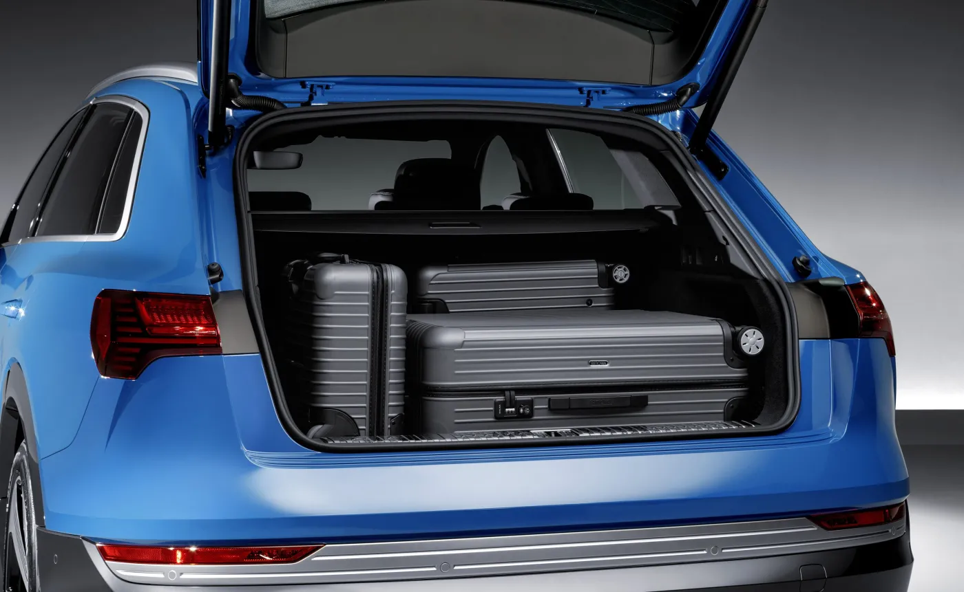 11459180-audi-e-tron.jpg