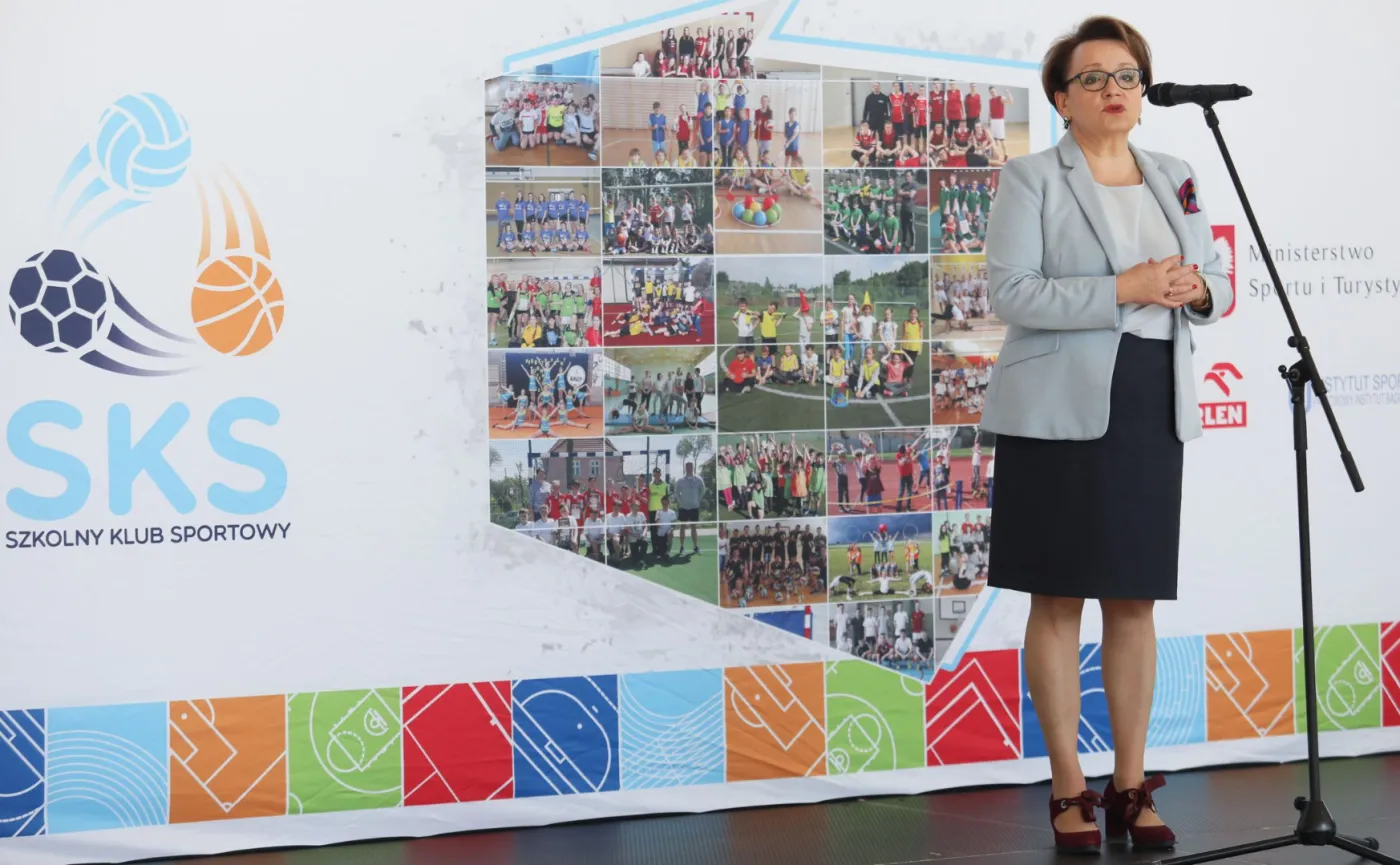 Minister Zalewska odrzuca zarzuty opozycji w sprawie "afery PCK": To polityczny, agresywny atak na resort edukacji