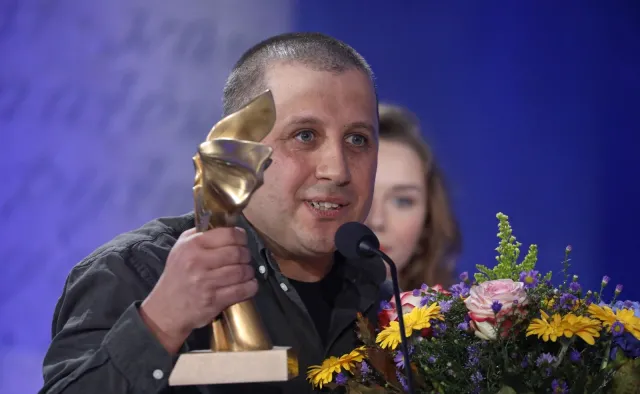 Marcin Wicha laureatem Nike. "Pisze o czułości, której na co dzień się wstydzimy"