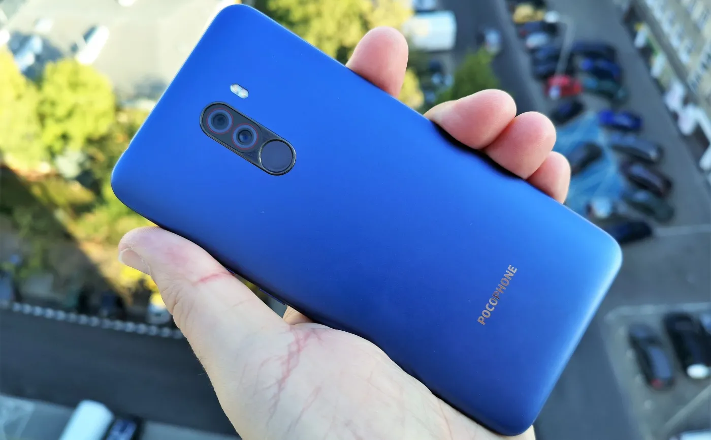 11550924-pocophone-f1.jpg