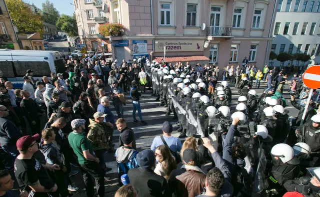 Przesłuchania po Marszu Równości. 16 osób może usłyszeć zarzuty prokuratorskie