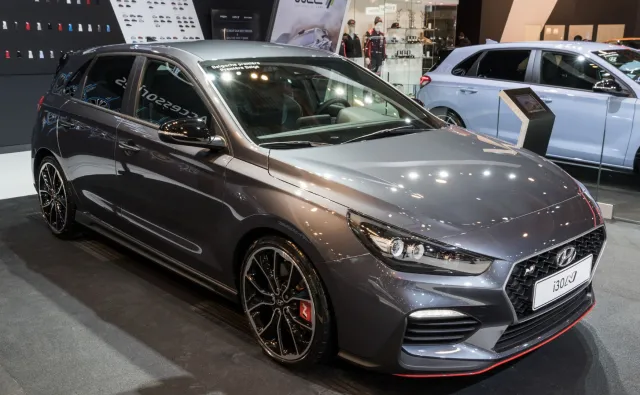 Bąk: Szybciej, bo Azjaci nas zjedzą