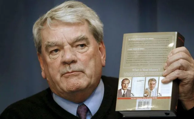 Słynny negacjonista Holokaustu nie zostanie wpuszczony do Polski? Jest reakcja szefa MSZ na apel Izraela