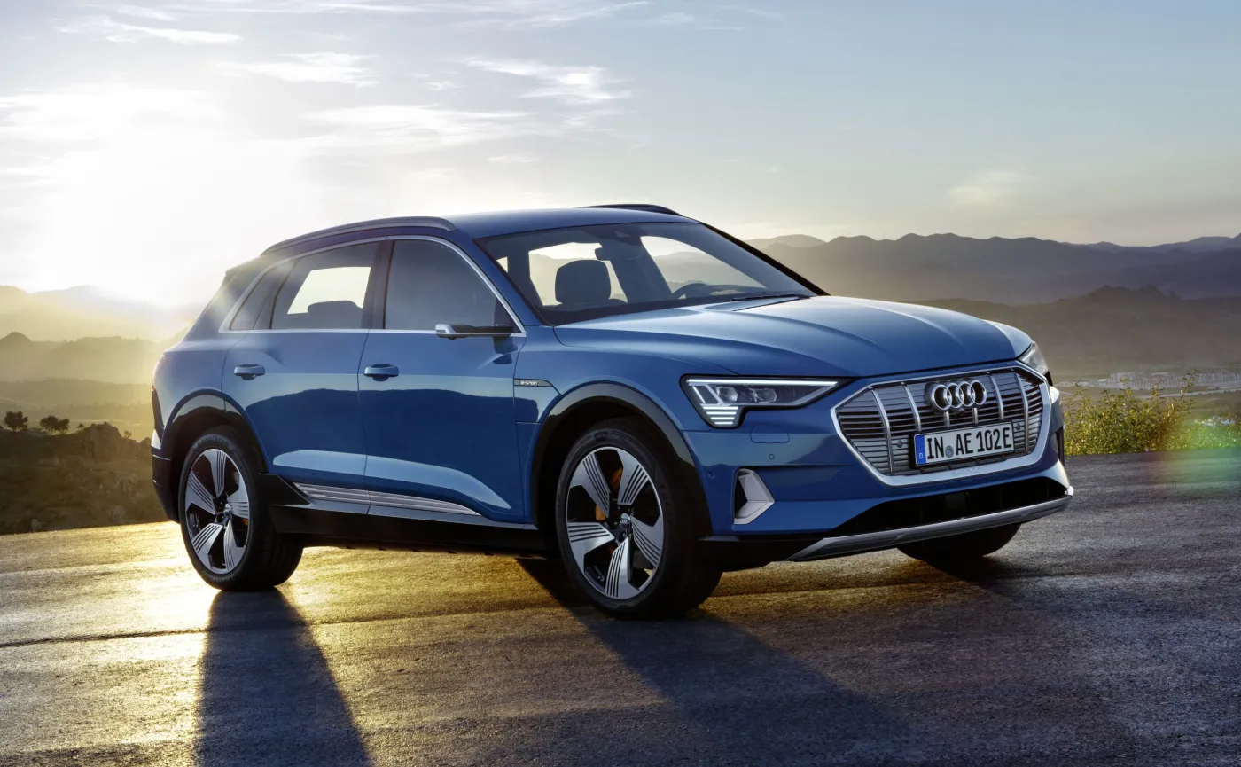 11459110-audi-e-tron.jpg