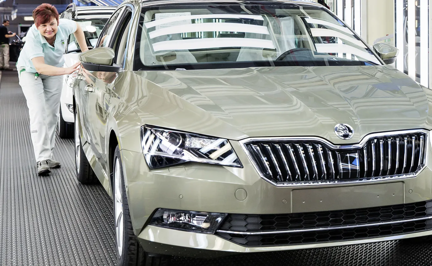 12225541-skoda-superb.jpg