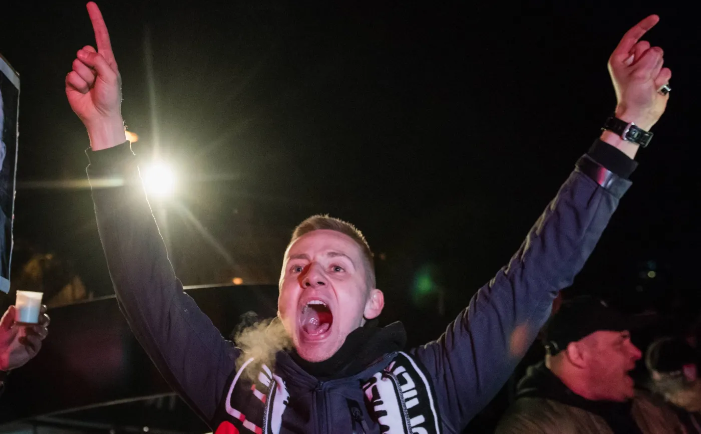 "Bronił białej Europy". Międlar usłyszy zarzuty? Bosak widzi w skandalicznym filmie... "katolicką analizę"