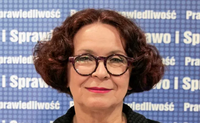 Kruk mówi o Polsce jako "regionie wolnym od LGBT". Biedroń: Co dalej? Getta ławkowe?