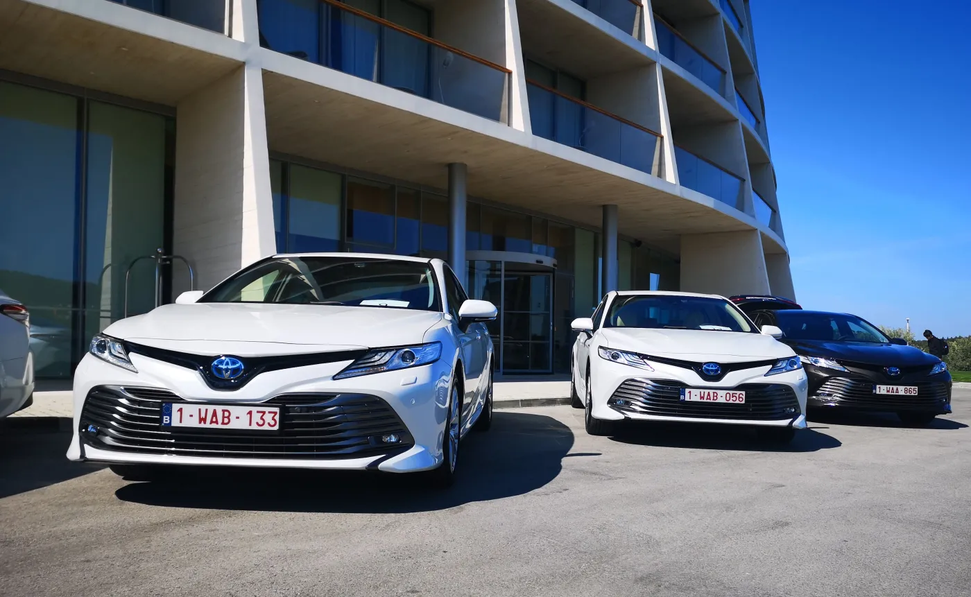 12307357-toyota-camry.jpg