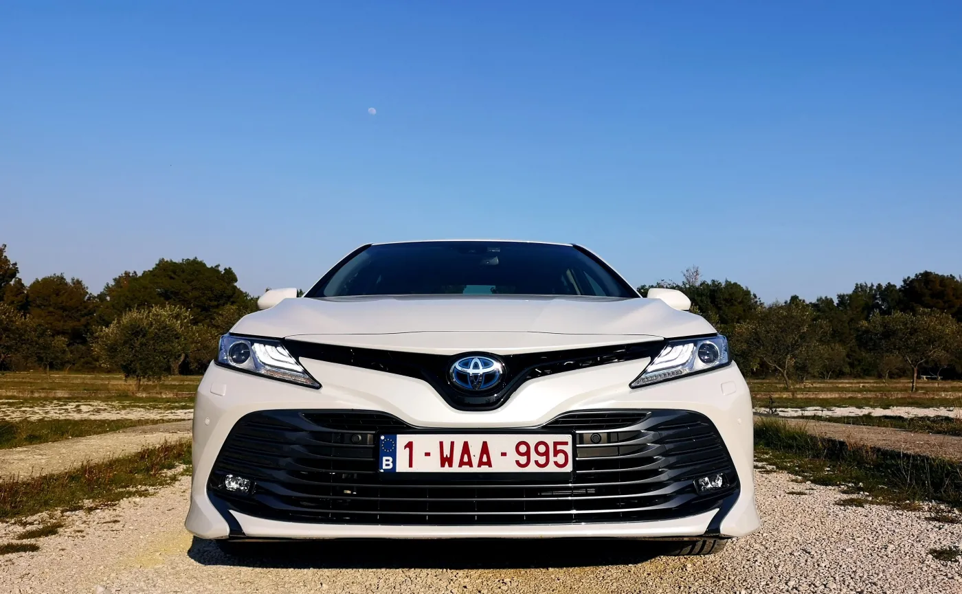 12307645-toyota-camry.jpg