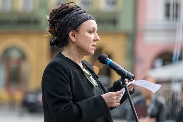 Olga Tokarczuk o przyjęciu w Wielkiej Brytanii: Anglicy pytają, na ile rebelia jest częścią demokracji [WYWIAD]