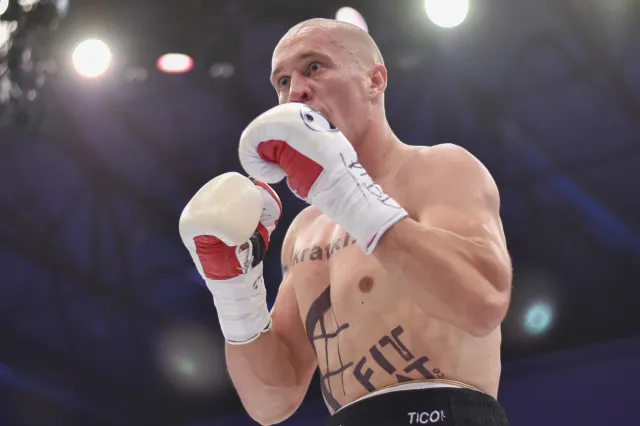 Ktoś próbował wymusić haracz na Cieślaku. Podpalono cztery jego samochody