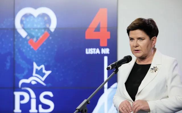 Szydło: Nikt flag UE z mojego gabinetu nie wyprowadzał. To jest kłamstwo wierutne