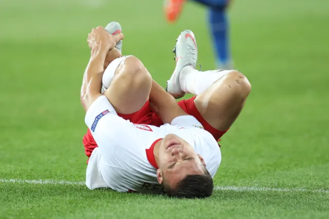 Reca nie zagra z Macedonią Północną i Izraelem. Piłkarz opuszcza zgrupowanie reprezentacji Polski