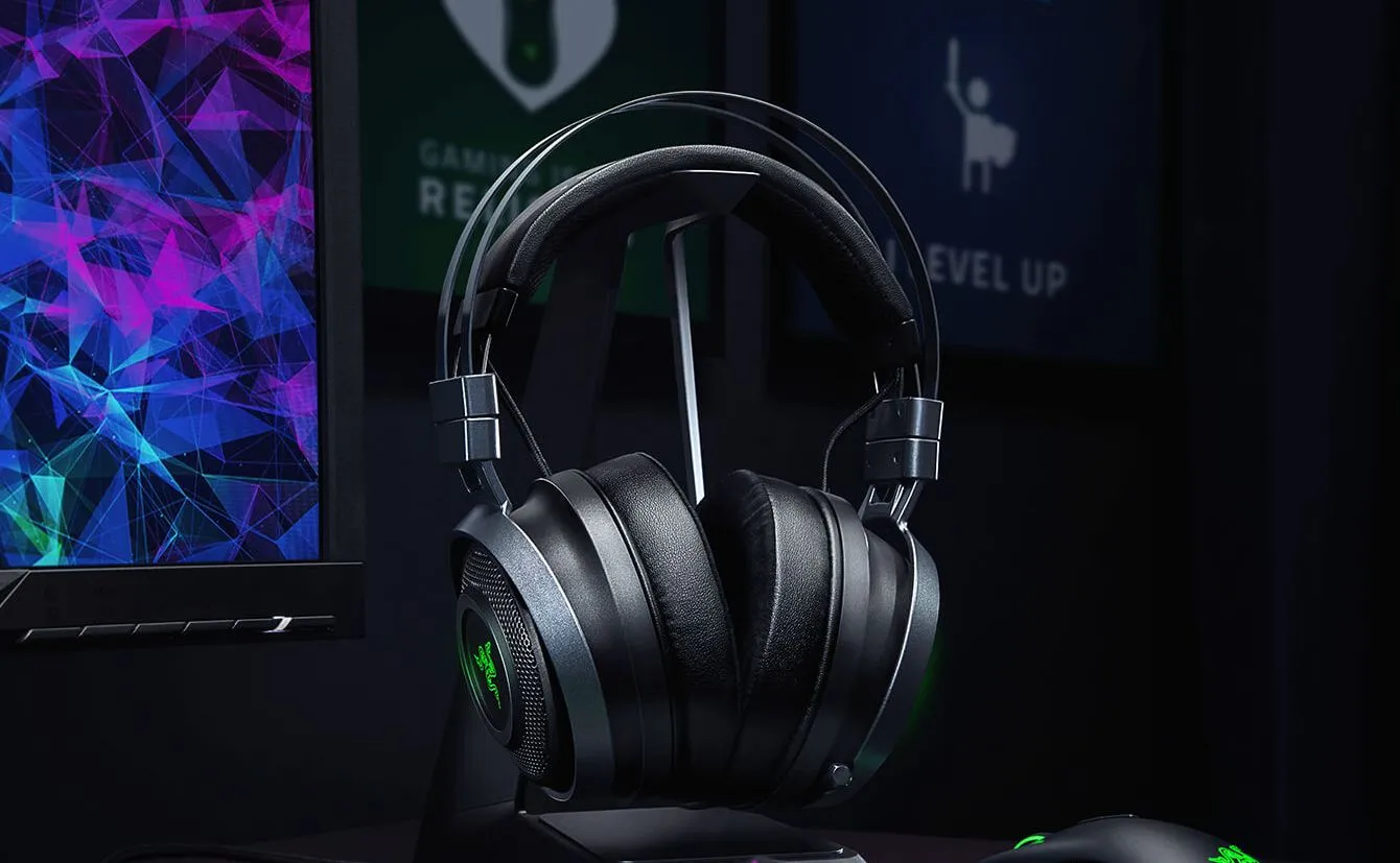 Te słuchawki fizycznie "kopią" w uszy. Poznajcie Razer Nari Ultimate