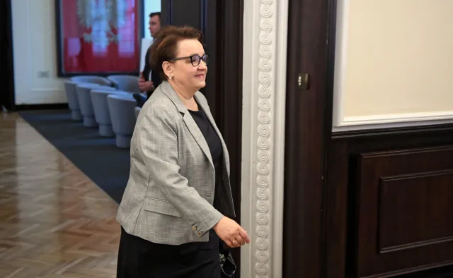 Zalewska dumna z podwyżek dla nauczycieli. "Nigdy w tak krótkim czasie nie otrzymali takich kwot"