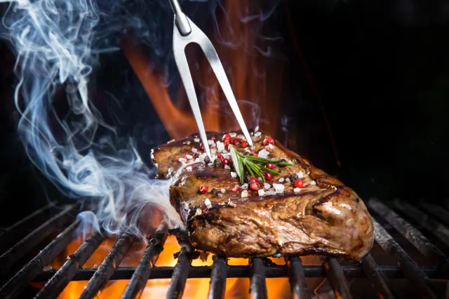 Cała prawda o mięsie. Jak najlepiej je jeść?