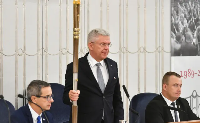 Nowy Kodeks wyborczy. PiS: Zmiana techniczna. PO: Treść i tryb przyjęcia naruszają prawo