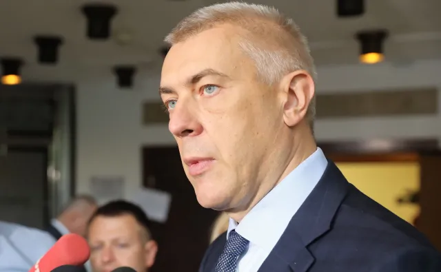 Tajemnica śmierci Kosteckiego. Giertych i Dubois: Tezy ministerstwa są sprzeczne z dowodami