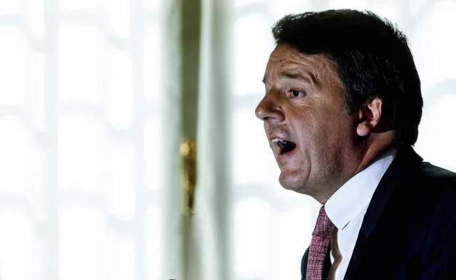 "Najbardziej szalony kryzys na świecie". Renzi bije w Salviniego: Do dymisji potrzebna jest godność. On jej nie ma